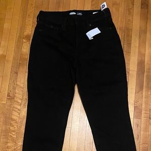 Black Old Navy jeans size 6. OG High Rise, Straight Leg. New with tags